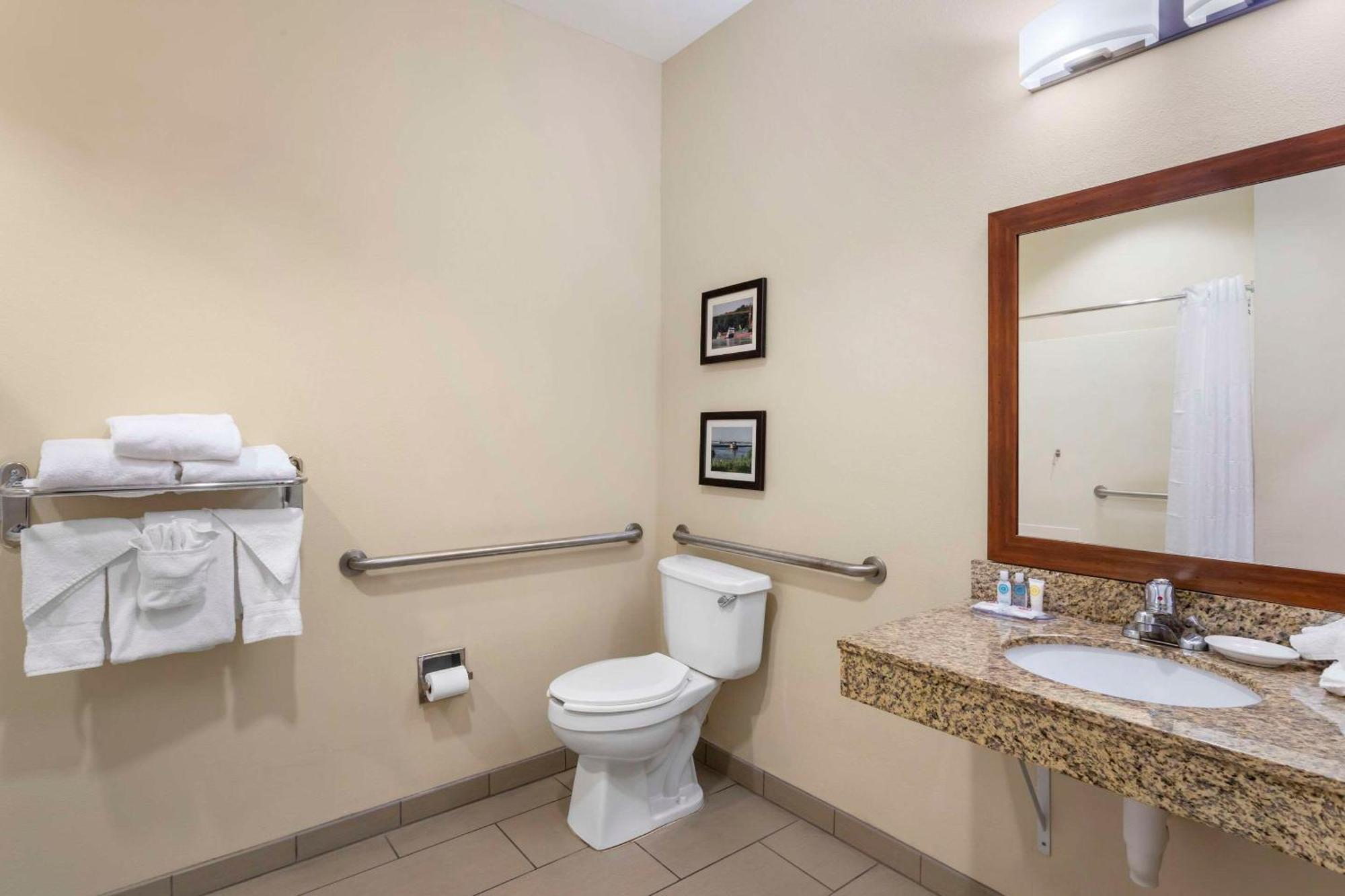 Comfort Inn & Suites Блайтвилл Экстерьер фото
