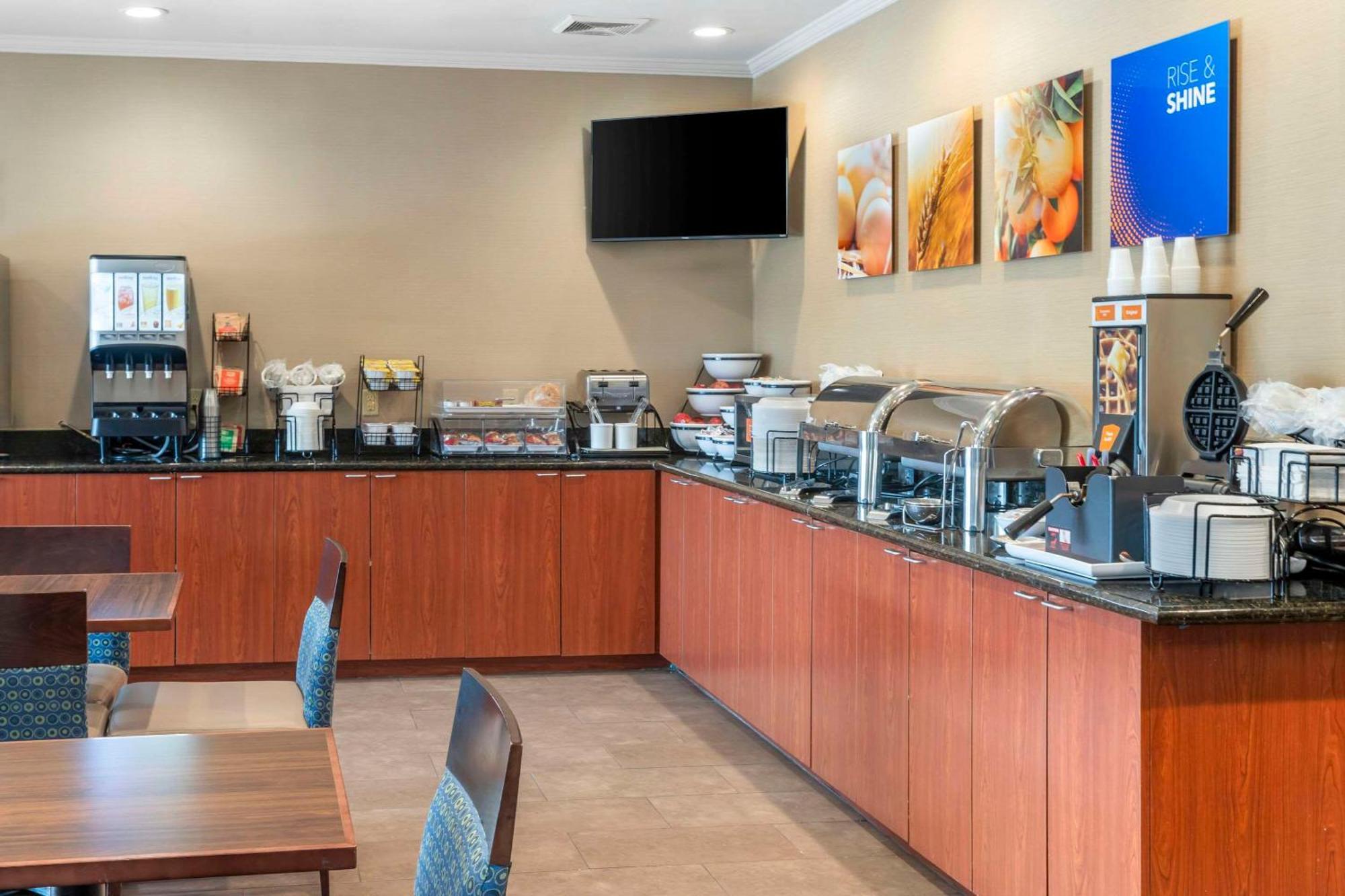 Comfort Inn & Suites Блайтвилл Экстерьер фото